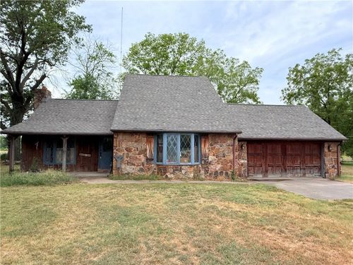 8526 Se 70th Ter, Baxter Springs, KS, 66713-3111 | Card Image