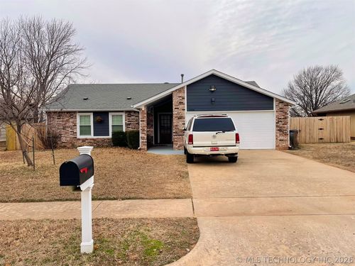 11106 1st St, Jenks, OK, 74037-3227 | Card Image