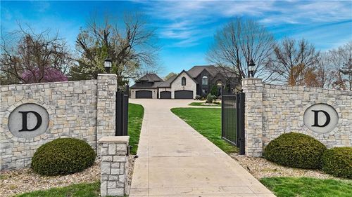 10380 W 179th St, Overland Park, KS, 66013-9596 | Card Image