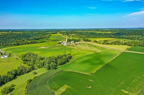 21706 County 26, Houston, MN, 55943-8134 | Card Image