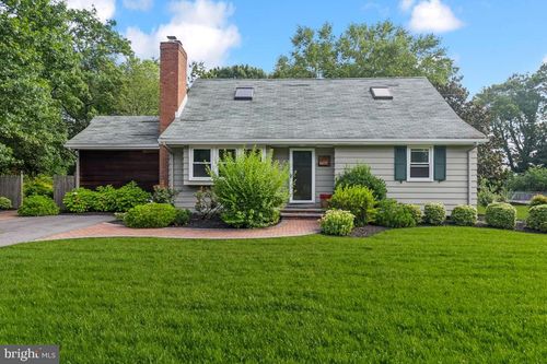 209 Paul Dr, MOORESTOWN, NJ, 08057-3513 | Card Image
