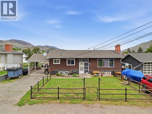 654 Patricia Ave, Kamloops, BC, V2B1Y8 | Card Image