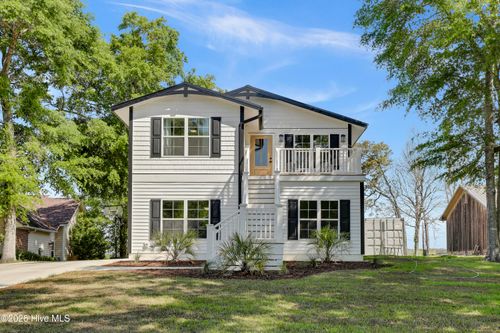 725 Chadwick Shores Dr, Sneads Ferry, NC, 28460-9209 | Card Image