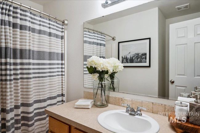10972 W Spring River St, House other with 3 bedrooms, 3 bathrooms and 2 parking in Boise ID | Image 18