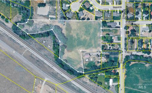 307 N Grape St, Shoshone, ID, 83352-5271 | Card Image