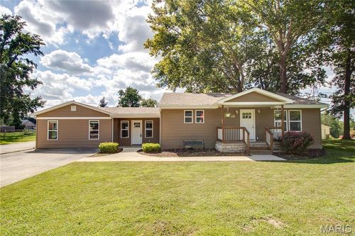 512 Strohbeck Ln, Bethalto, IL, 62010-1049 | Card Image