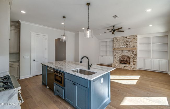 605 Cobalt Way-39 | Image 32