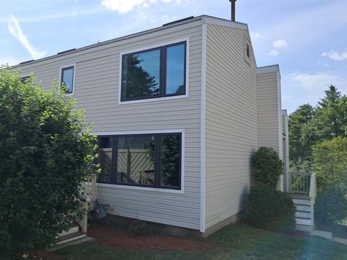 4 Esquire Cir, Nashua, NH, 03062-1660 | Card Image
