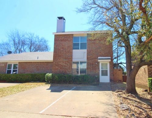122 Country Bend Dr, Duncanville, TX, 75137-3239 | Card Image