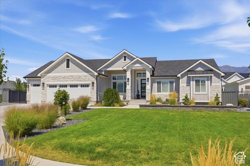 68 N Gray Fox Cir, Kaysville, UT, 84037-8009 | Card Image