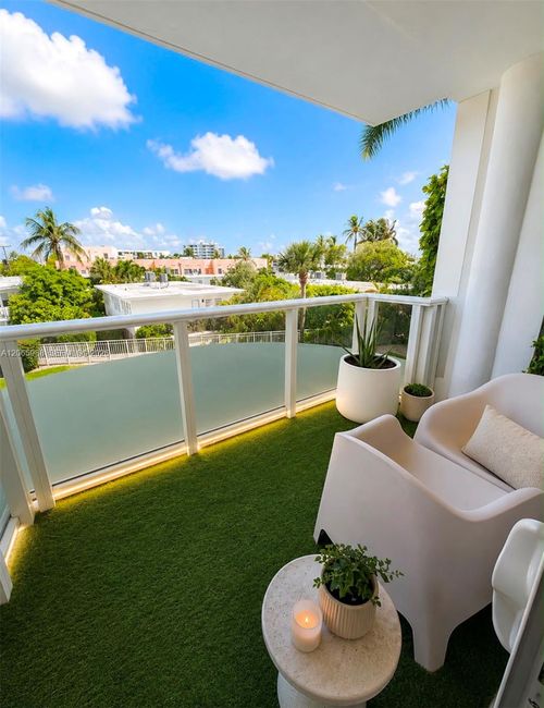 207-900 Bay Dr, Miami Beach, FL, 33141-5623 | Card Image