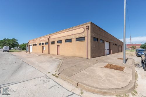 202 Elm St, Abilene, TX, 79602-1353 | Card Image
