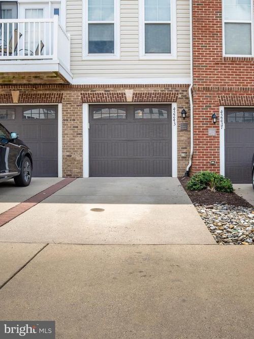 42243 Canary Grass Sq, ALDIE, VA, 20105-5705 | Card Image