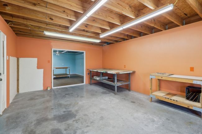 Separate room in workshop area | Image 27