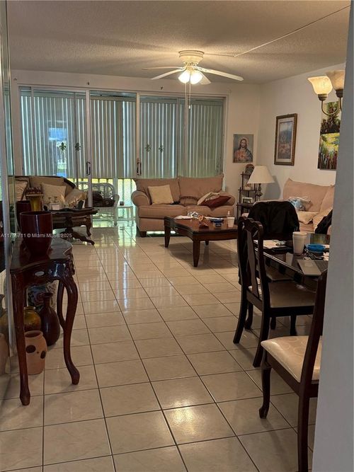 b-18555 Ne 14th Ave, Miami, FL, 33179-4800 | Card Image