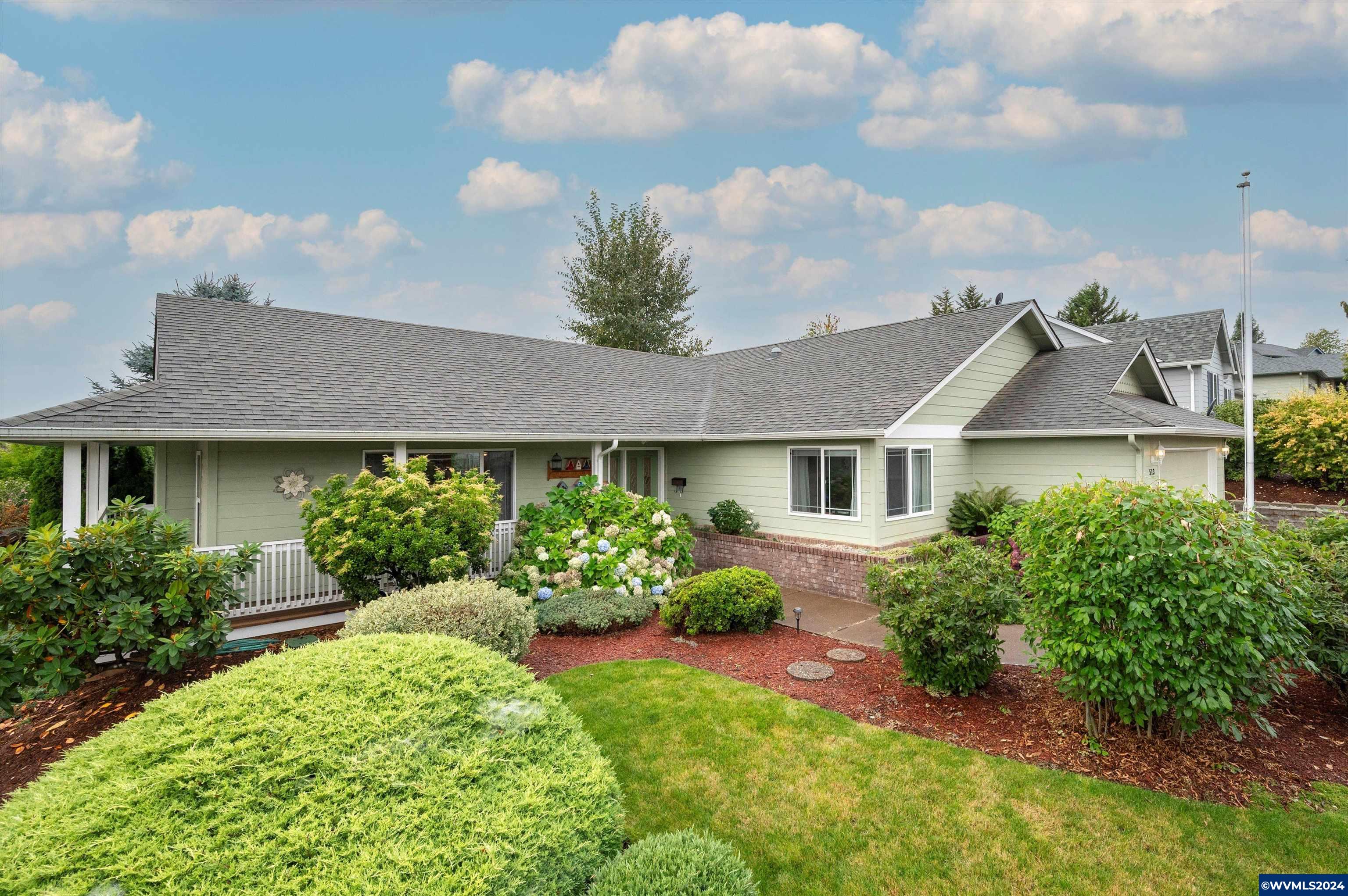Gavin Dr, Dallas, OR 97338