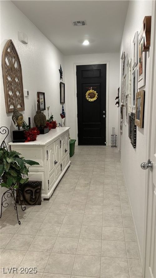 5576 S Gilliam St, Pahrump, NV, 89061-0123 | Card Image