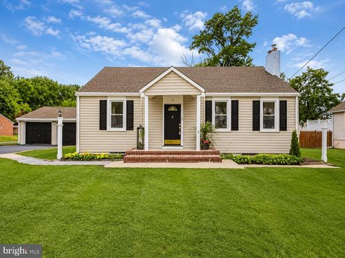 6 Butts Ave, BORDENTOWN, NJ, 08505-2214 | Card Image
