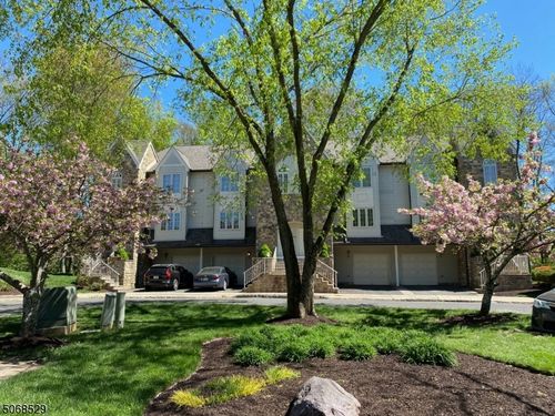 15 Starling Way, Berkeley Heights, NJ, 07922-1275 | Card Image