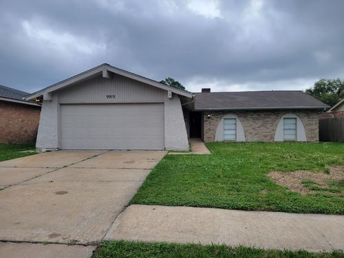 9915 Towne Brook Ln, Sugar Land, TX, 77498-1640 | Card Image