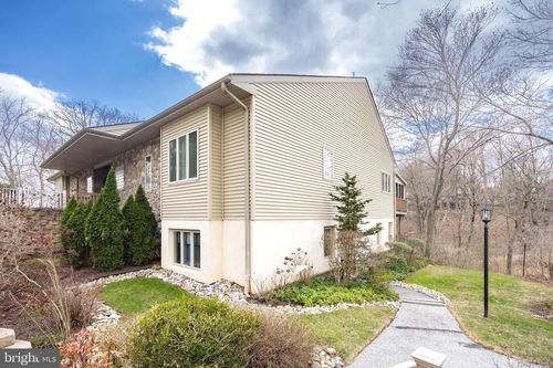 10-10 Hersheys Dr, WEST CHESTER, PA, 19380-6831 | Card Image