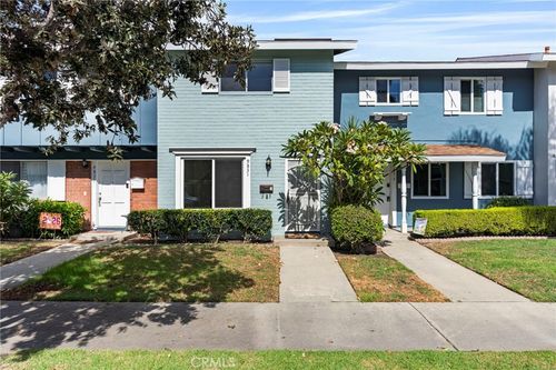 9831 Continental Dr, Huntington Beach, CA, 92646-4226 | Card Image