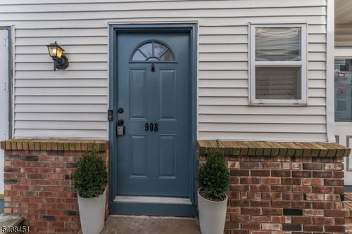 908 Reed Ct, Flemington, NJ, 08822-1879 | Card Image