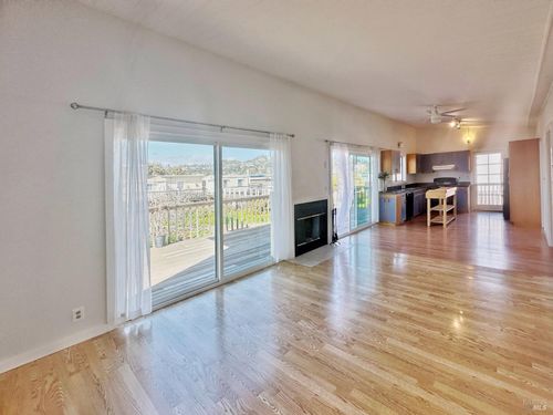 42 Lucky Dr, Greenbrae, CA, 94904-2407 | Card Image