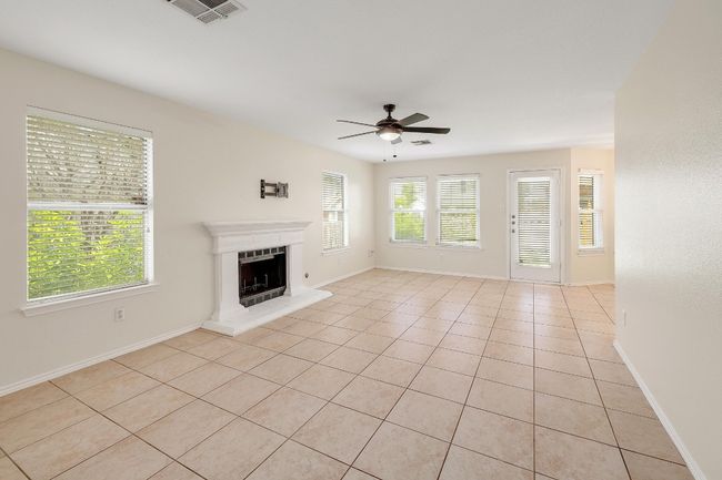 17254 Bushmills Rd, House other with 3 bedrooms, 2 bathrooms and 2 parking in Pflugerville TX | Image 9