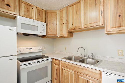 b-1406 Chesapeake St, CHARLOTTESVILLE, VA, 22902-5432 | Card Image