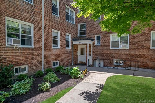 1-f-9 Edward Ln, Spring Valley, NY, 10977-4302 | Card Image