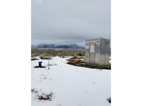 49927 Shuffield Rd, Summer Lake, OR, 97640-6042 | Card Image