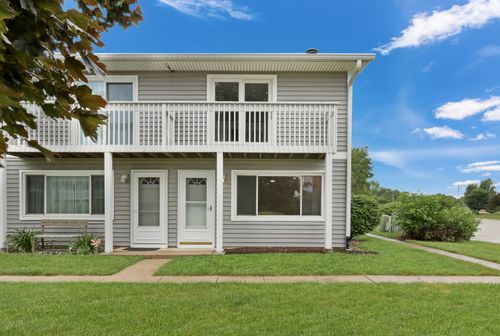 17525 W Walnut Ln, Gurnee, IL, 60031-2582 | Card Image