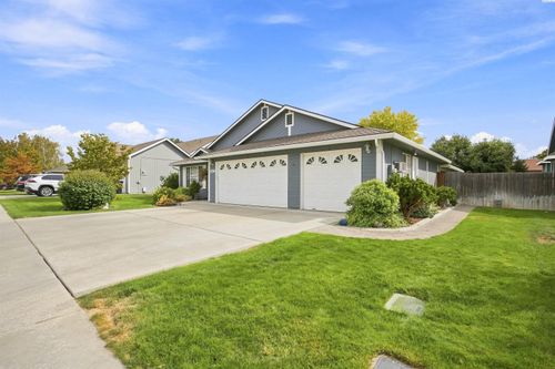 8827 W Klamath Ave, Kennewick, WA, 99336-8162 | Card Image
