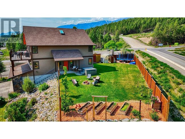 1910 Pineridge Dr, House other with 5 bedrooms, 3 bathrooms and 23 parking in Invermere BC | Image 49