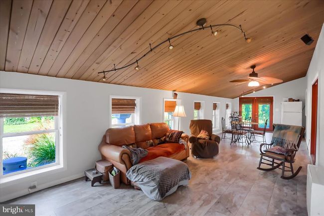 8812 S Susquehanna Trl, House other with 4 bedrooms, 3 bathrooms and null parking in Port Trevorton PA | Image 24