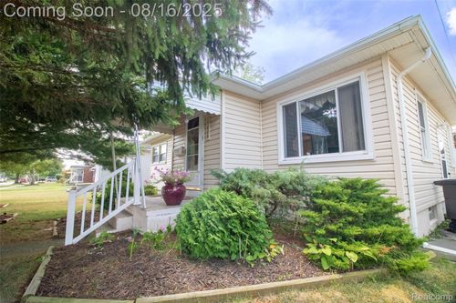 17028 Reno St, Riverview, MI, 48193-4201 | Card Image