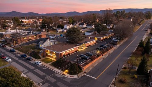 1305 13th St, Waynesboro, VA, 22980-3631 | Card Image