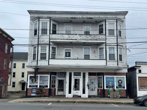 6 King Square, Whitefield, NH, 03598 | Card Image