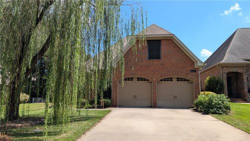 2172 N Donahue Dr, Auburn, AL, 36830-4273 | Card Image