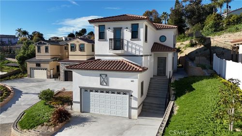 685 Castlehill Dr, Walnut, CA, 91789-2626 | Card Image