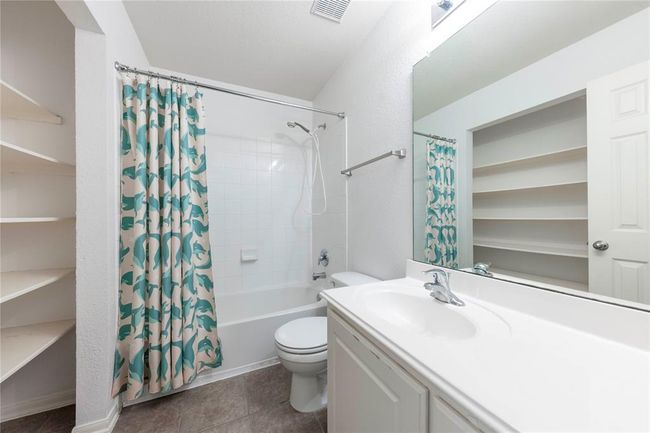 13907 Bonnetbriar Ln, House other with 3 bedrooms, 3 bathrooms and 2 parking in Sugar Land TX | Image 25