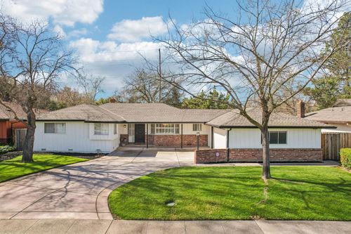 6200 S Land Park Dr, Sacramento, CA, 95831-1840 | Card Image