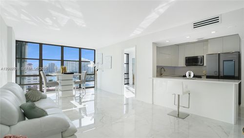 1206-2017 S Ocean Dr, Hallandale Beach, FL, 33009-6643 | Card Image