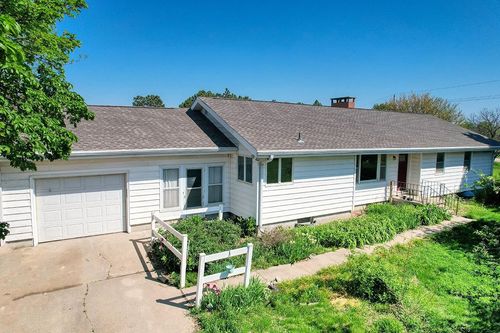 527 210th, Milford, NE, 68405-8482 | Card Image
