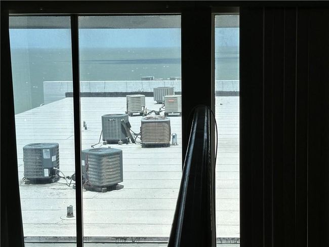 APT-8 - 3402 Ocean Dr, Condo with 2 bedrooms, 3 bathrooms and null parking in Corpus Christi TX | Image 4