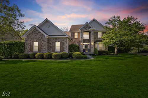 9103 Iris Ln, Zionsville, IN, 46077-8294 | Card Image