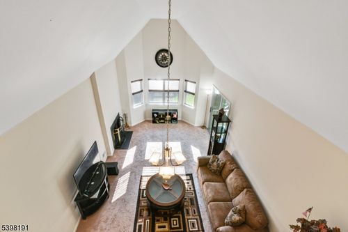 28 Kensington Dr, Piscataway, NJ, 08854-2168 | Card Image