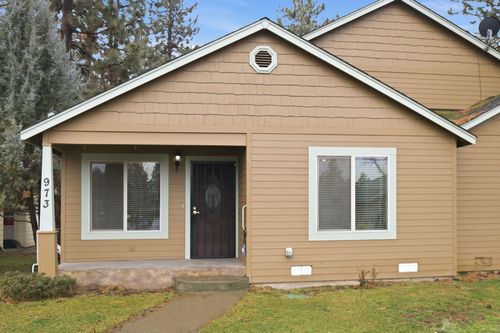 973 E Cascade Ave, Sisters, OR, 97759-9007 | Card Image