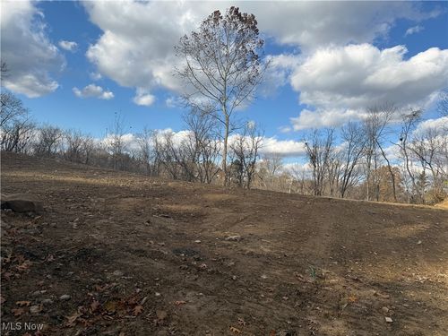 97 South Ave, Zanesville, OH, 43701-6352 | Card Image